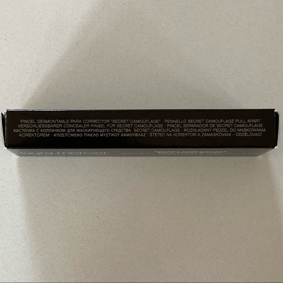 Laura Mercier Secret Camouflage Pull Apart Brush - Picture 4 of 4